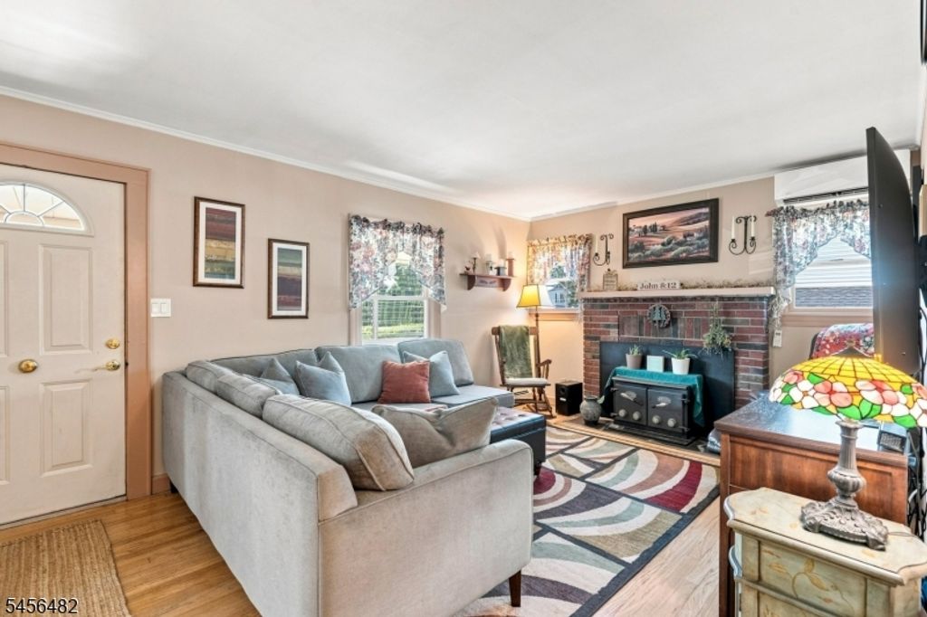 71 Schuyler Ave, Pompton Lakes Boro, NJ 07442 — photo 5