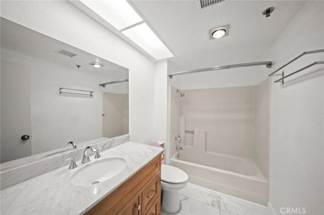 2700 Lawrence Crossley 4, Palm Springs, CA 92264