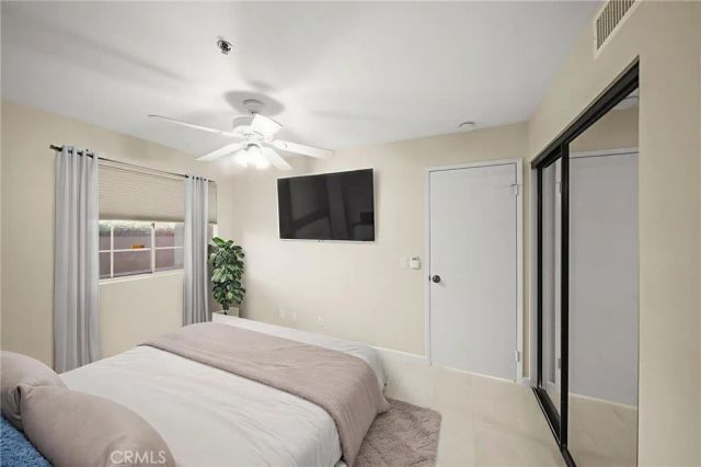 2700 Lawrence Crossley 4, Palm Springs, CA 92264