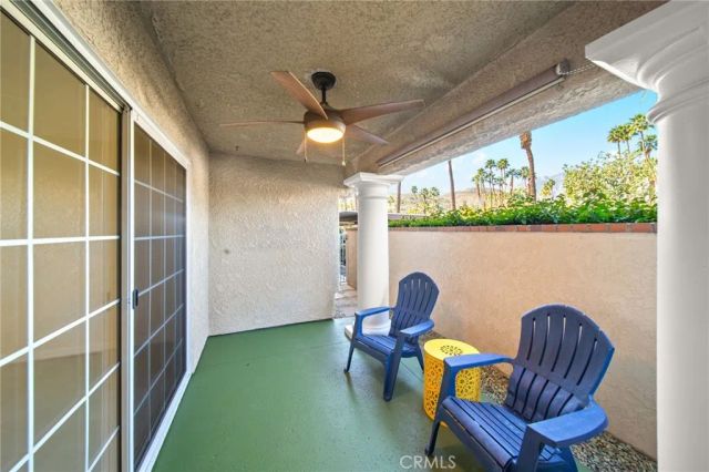 2700 Lawrence Crossley 4, Palm Springs, CA 92264