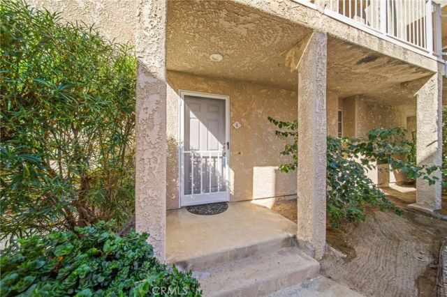 2700 Lawrence Crossley 4, Palm Springs, CA 92264