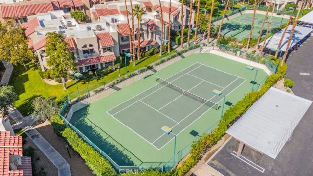 2700 Lawrence Crossley 4, Palm Springs, CA 92264