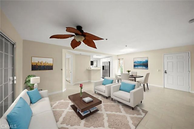 2700 Lawrence Crossley 4, Palm Springs, CA 92264