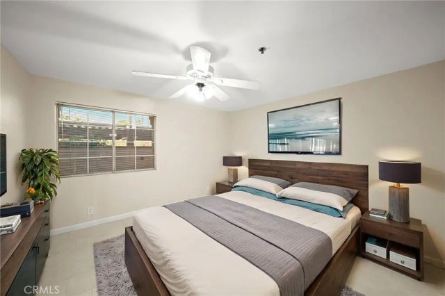 2700 Lawrence Crossley 4, Palm Springs, CA 92264