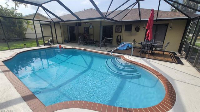 1929 NE 2nd TER, Cape Coral, FL 33909