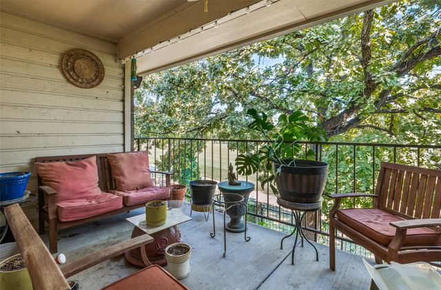 2505 Wedglea Drive 223, Dallas, TX 75211