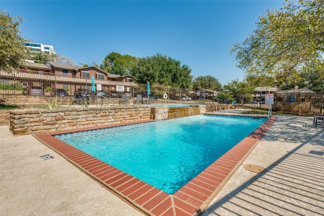 2505 Wedglea Drive 223, Dallas, TX 75211