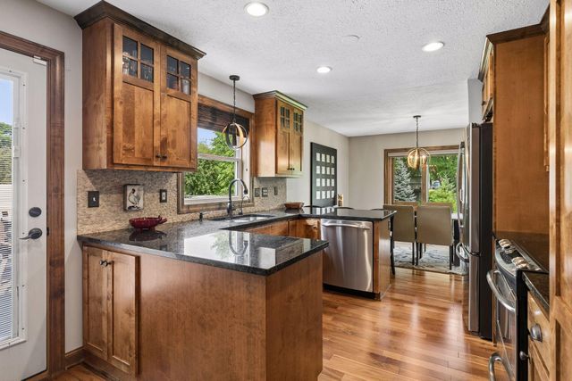 3882 Mersey Way, Eagan, MN 55123
