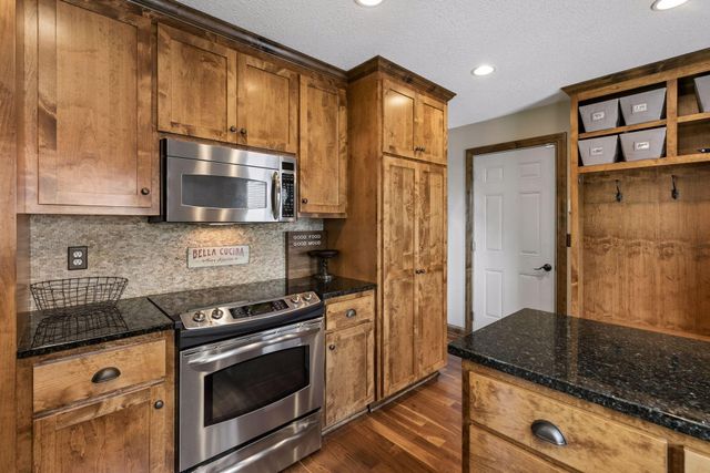 3882 Mersey Way, Eagan, MN 55123
