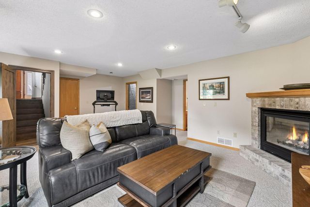3882 Mersey Way, Eagan, MN 55123