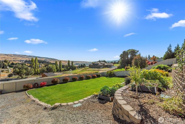 3525 Dianna Way, Wenatchee, WA 98801