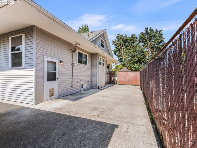 7328 N PORTSMOUTH Ave, Portland, OR 97203