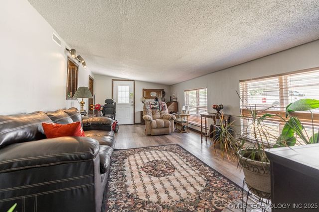 1722 Highway 70 E, Kingston, OK 73439