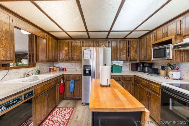 1722 Highway 70 E, Kingston, OK 73439