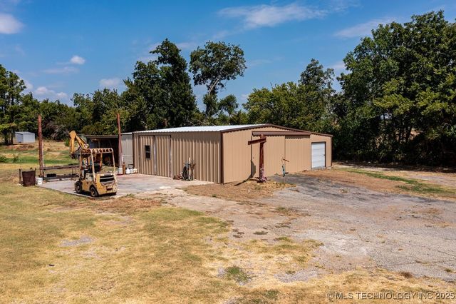 1722 Highway 70 E, Kingston, OK 73439