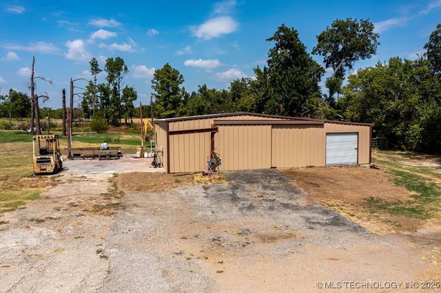 1722 Highway 70 E, Kingston, OK 73439