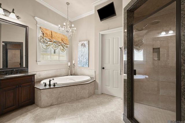 18828 Bella Vista Ct, Baton Rouge, LA 70809