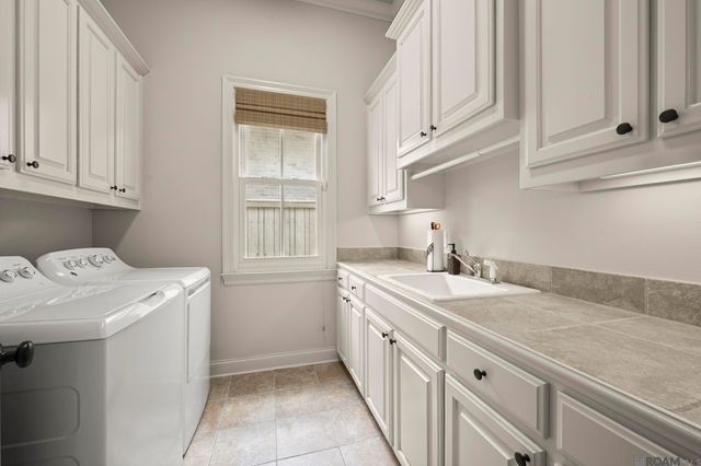 18828 Bella Vista Ct, Baton Rouge, LA 70809