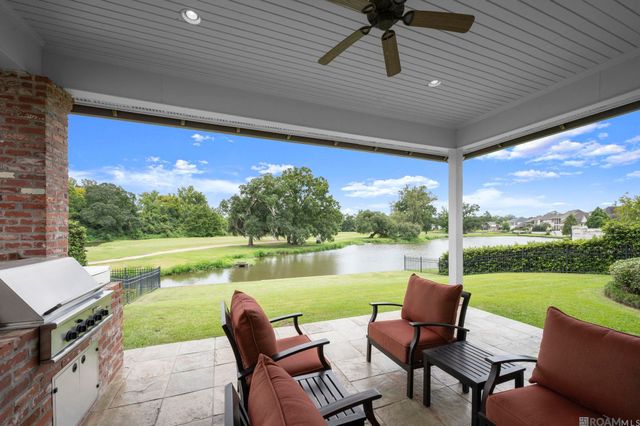 18828 Bella Vista Ct, Baton Rouge, LA 70809