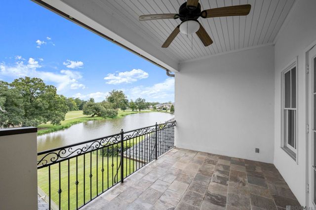 18828 Bella Vista Ct, Baton Rouge, LA 70809