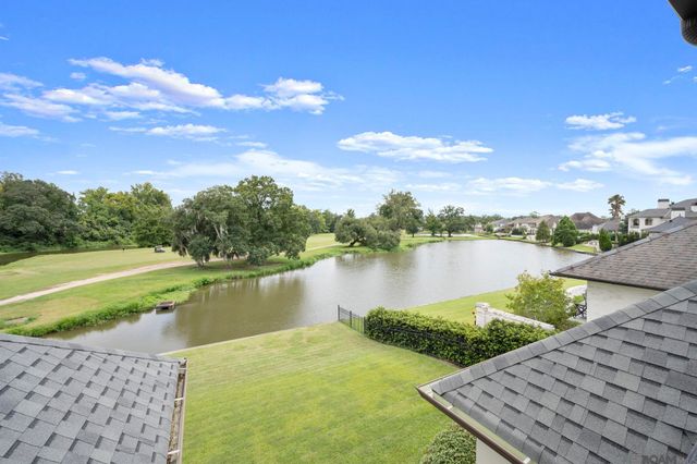 18828 Bella Vista Ct, Baton Rouge, LA 70809