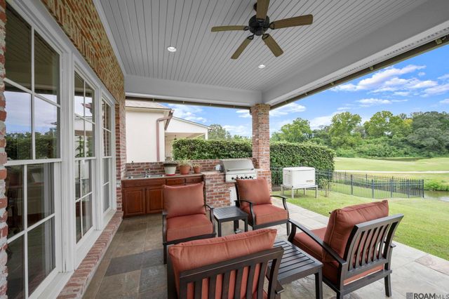 18828 Bella Vista Ct, Baton Rouge, LA 70809