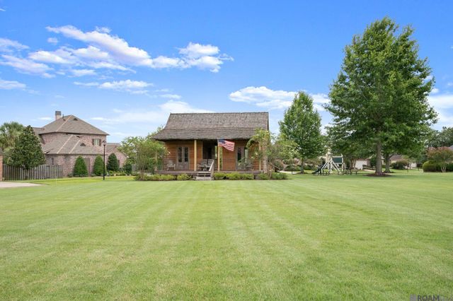 18828 Bella Vista Ct, Baton Rouge, LA 70809