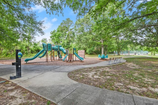 18828 Bella Vista Ct, Baton Rouge, LA 70809