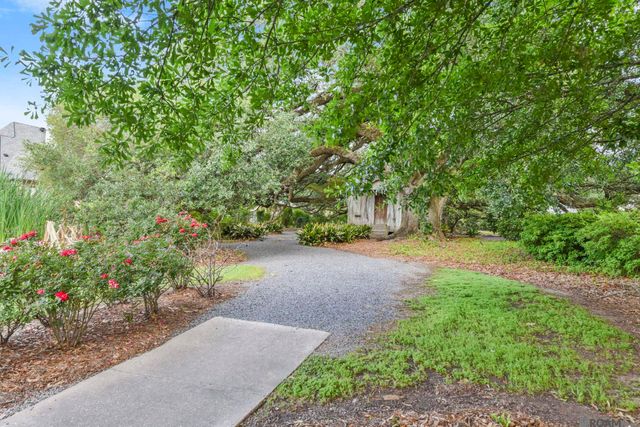 18828 Bella Vista Ct, Baton Rouge, LA 70809