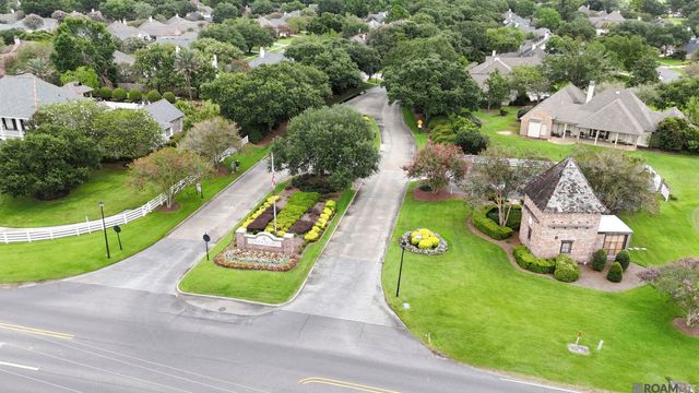 18828 Bella Vista Ct, Baton Rouge, LA 70809