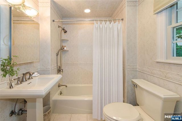 1051 Westwood Avenue, Old Tappan, NJ 07675