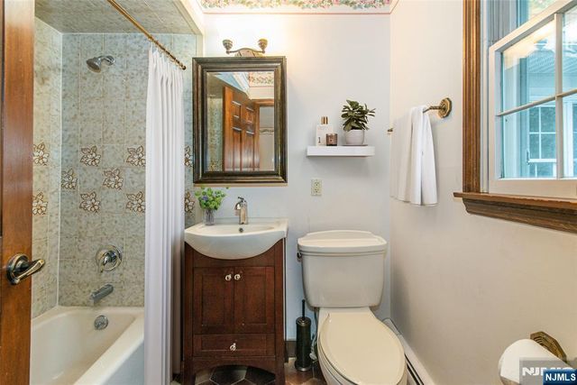1051 Westwood Avenue, Old Tappan, NJ 07675