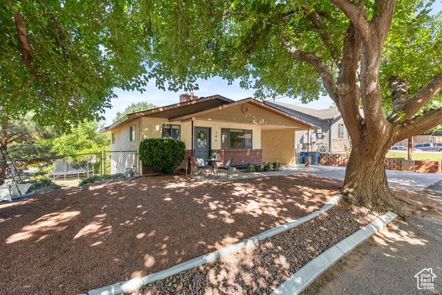 186 S 200 W, Washington, UT 84780