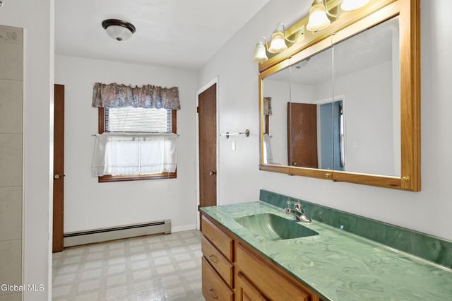 3 W Meadow Drive, Albany, NY 12203