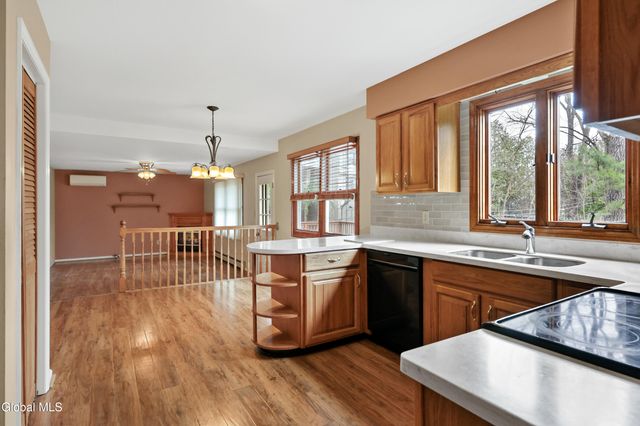 3 W Meadow Drive, Albany, NY 12203