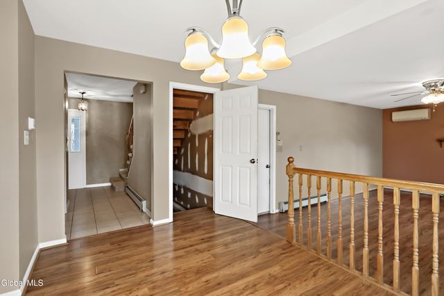 3 W Meadow Drive, Albany, NY 12203