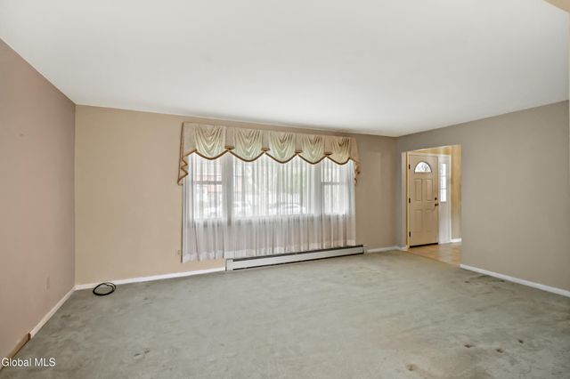 3 W Meadow Drive, Albany, NY 12203