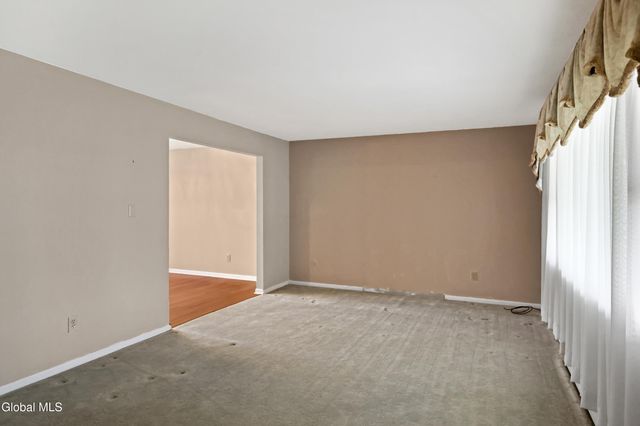 3 W Meadow Drive, Albany, NY 12203