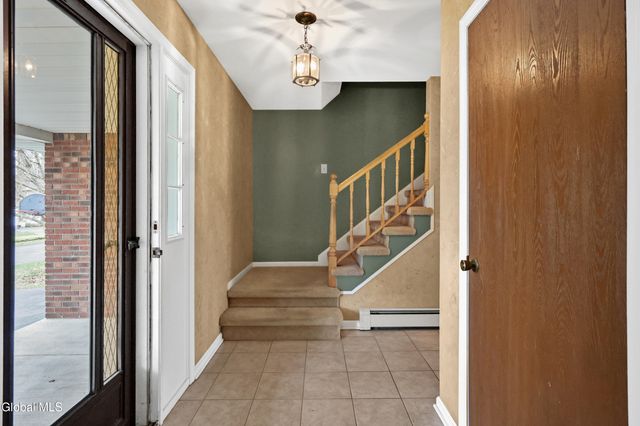 3 W Meadow Drive, Albany, NY 12203