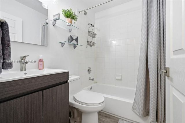 11372 NW 72nd Ter, Doral, FL 33178