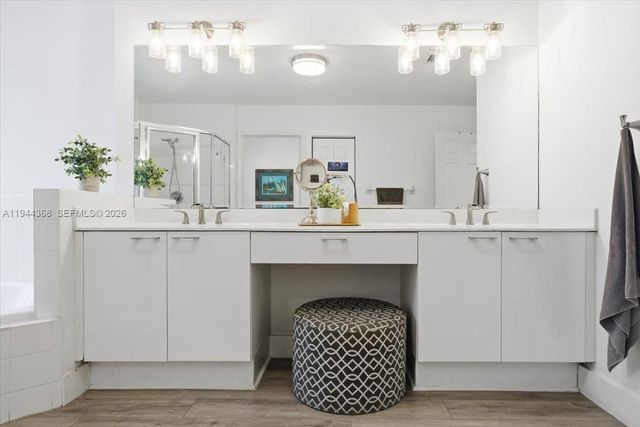 11372 NW 72nd Ter, Doral, FL 33178