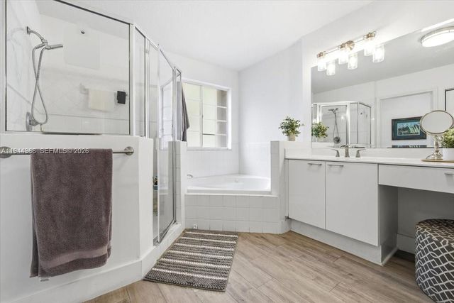 11372 NW 72nd Ter, Doral, FL 33178