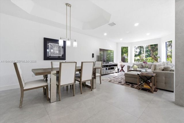 11372 NW 72nd Ter, Doral, FL 33178