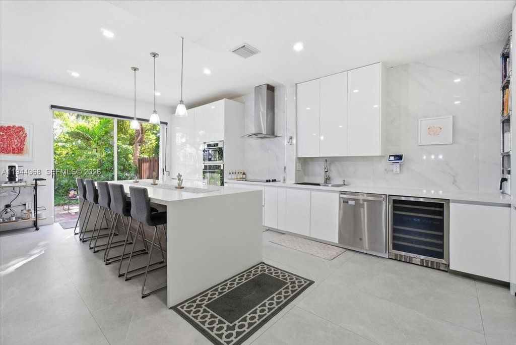 11372 NW 72nd Ter, Doral, FL 33178