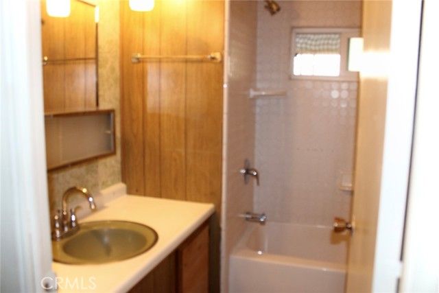 332 N Lyon 57, Hemet, CA 92543