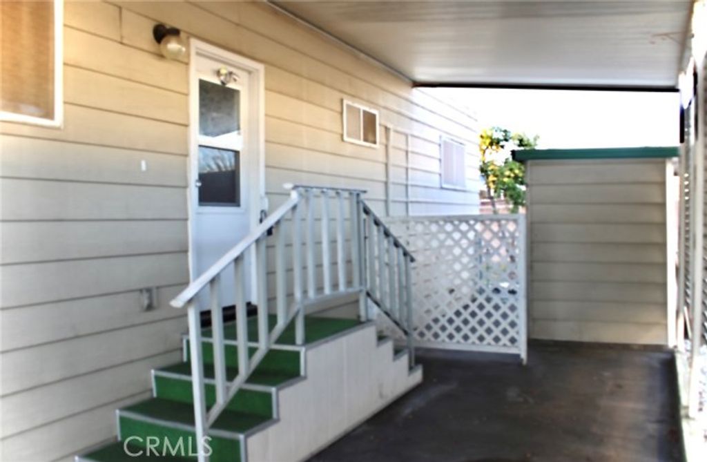 332 N Lyon 57, Hemet, CA 92543