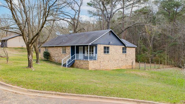 2802 Granite Dr, Longview, TX 75604