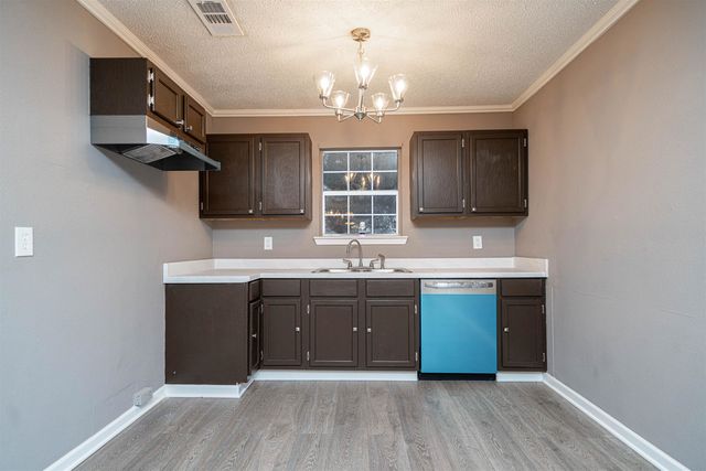 2802 Granite Dr, Longview, TX 75604