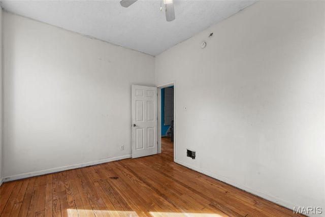 915 Bates Street, St Louis, MO 63111