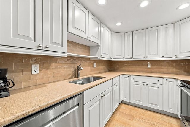 2630 PEARCE DRIVE 308, Clearwater, FL 33764